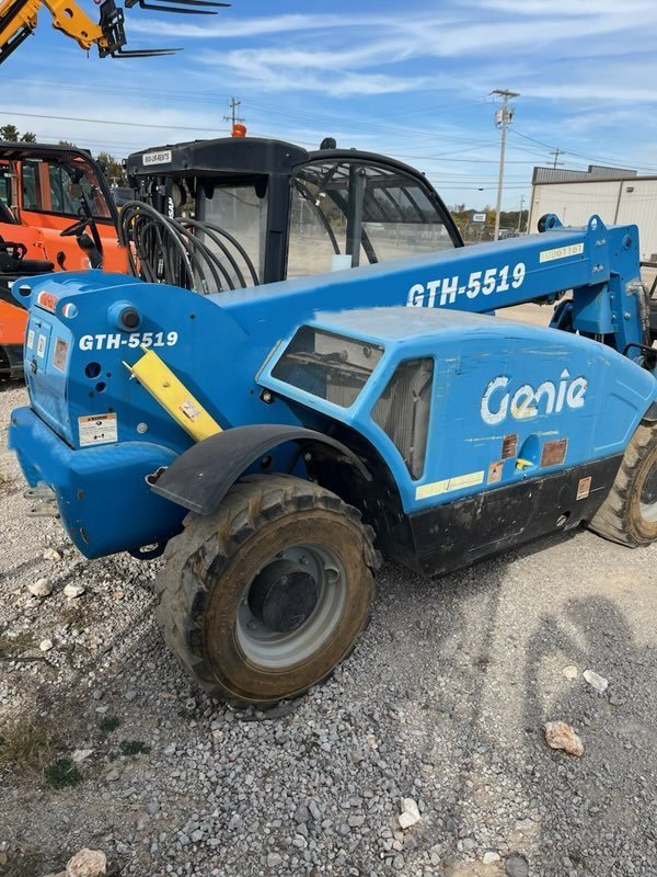 Used 2019 GENIE GTH-5519 Telehandler Forklift, photo 3