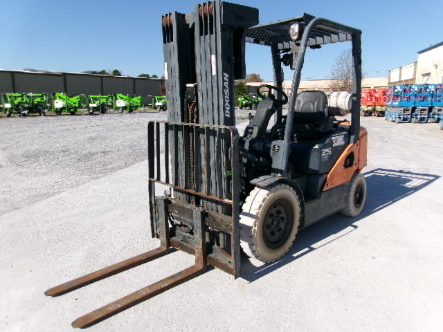 Used 2018 DOOSAN G25N-7 Straight Mast Forklift