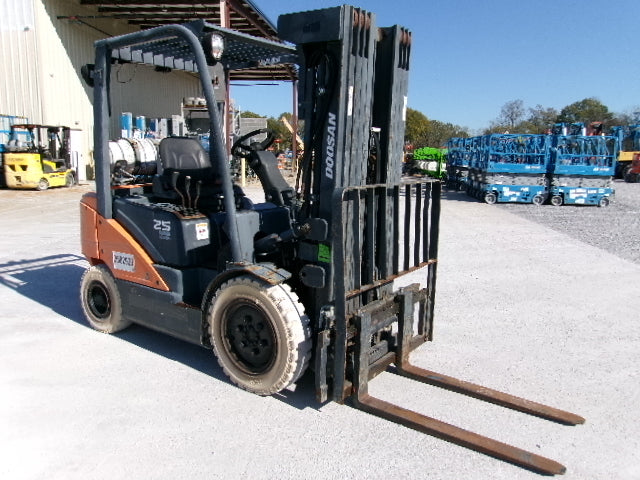 Used 2018 DOOSAN G25N-7 Straight Mast Forklift