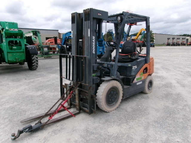 Used 2018 DOOSAN G25N-7 Straight Mast Forklift