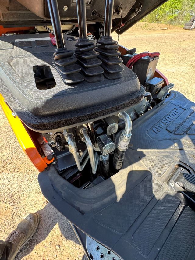 Used 2021 DOOSAN GC25S-9 Straight Mast Forklift