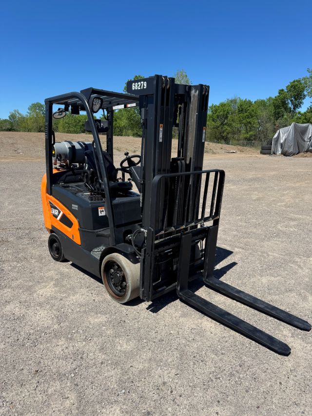Used 2021 DOOSAN GC30S-9 Straight Mast Forklift