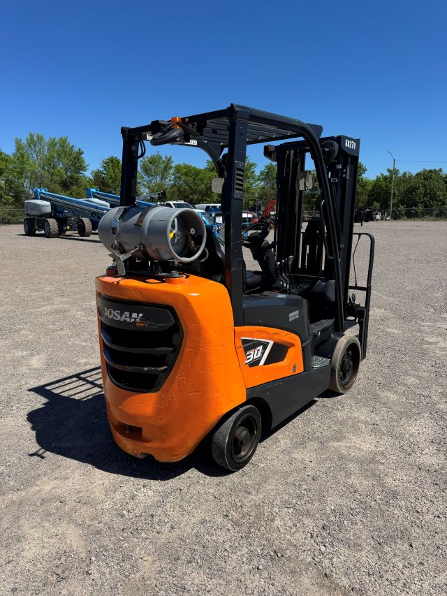 Used 2021 DOOSAN GC30S-9 Straight Mast Forklift