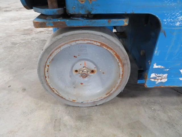 Used 2017 GENIE GR-15 Vertical Mast Boom Lift
