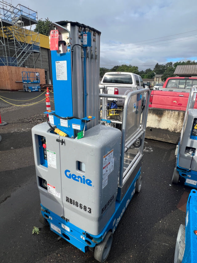 Used 2018 GENIE GR-20 Vertical Mast Boom Lift