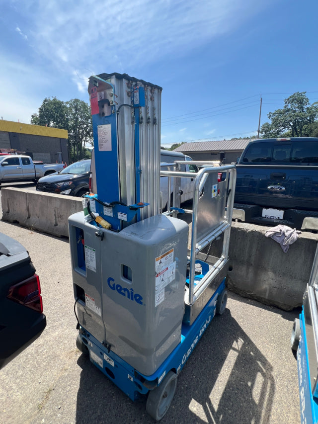 Used 2018 GENIE GR-20 Vertical Mast Boom Lift