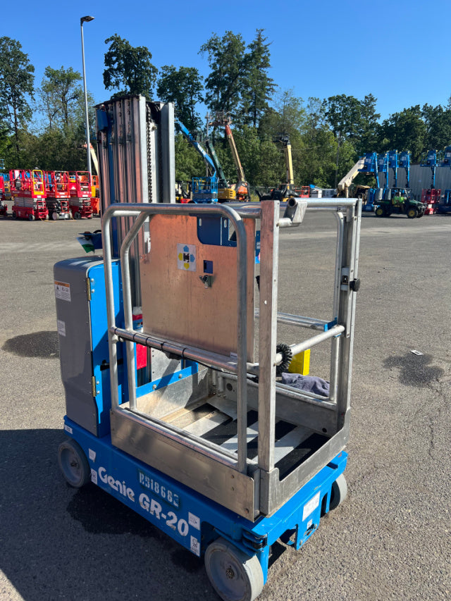 Used 2018 GENIE GR-20 Vertical Mast Boom Lift