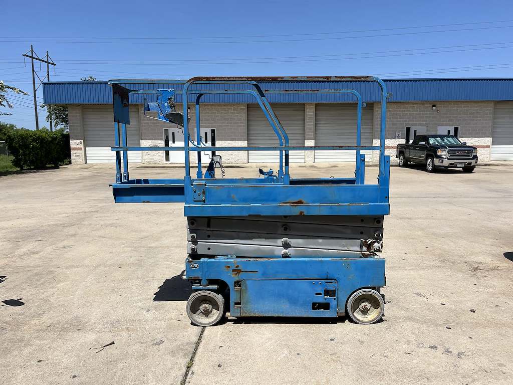 Used 2015 GENIE GS-1930 Scissor Lift