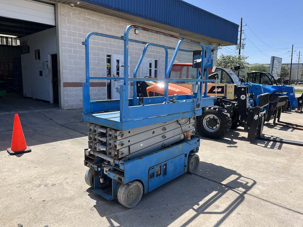 Used 2015 GENIE GS-1930 Scissor Lift