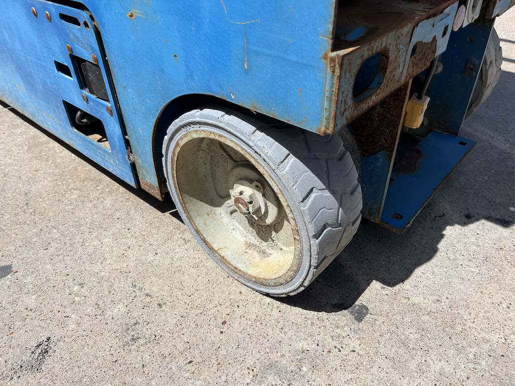 Used 2015 GENIE GS-1930 Scissor Lift