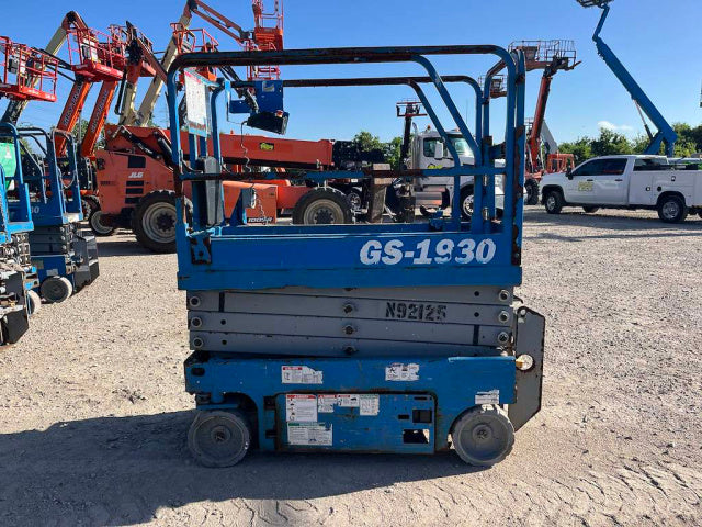 Used 2015 GENIE GS-1930 Scissor Lift