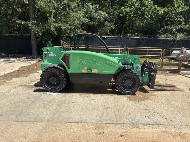 Used 2016 GENIE GTH-5519 Telehandler Forklift