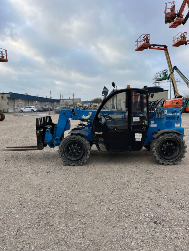 Used 2019 GENIE GTH-5519 Telehandler Forklift
