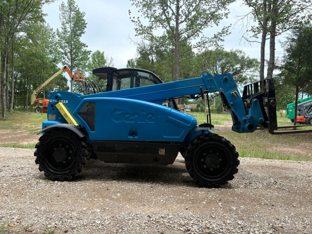 Used 2019 GENIE GTH-5519 Telehandler Forklift
