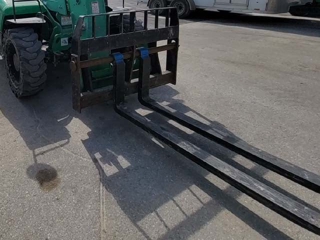 Used 2017 GENIE GTH-5519 Telehandler Forklift