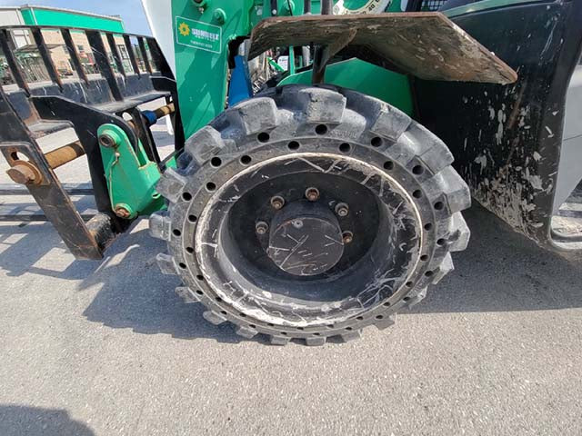 Used 2017 GENIE GTH-5519 Telehandler Forklift