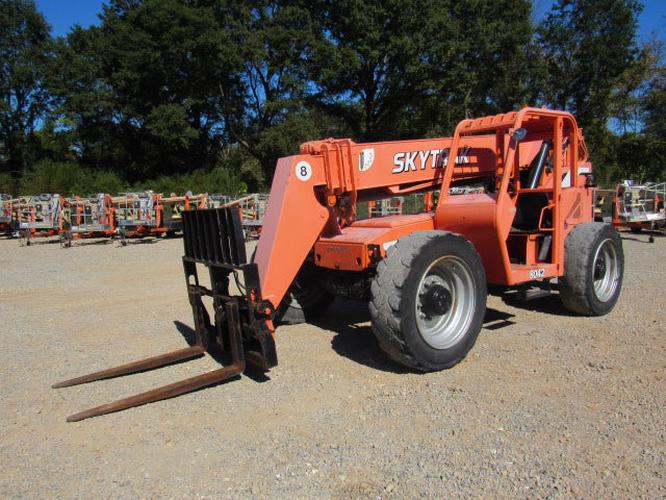 Used 2015 SKYTRAK 8042 Telehandler Forklift, photo 2