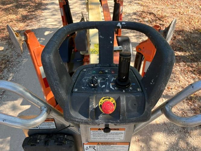 Used 2019 JLG T350 Towable Boom Lift, photo 10