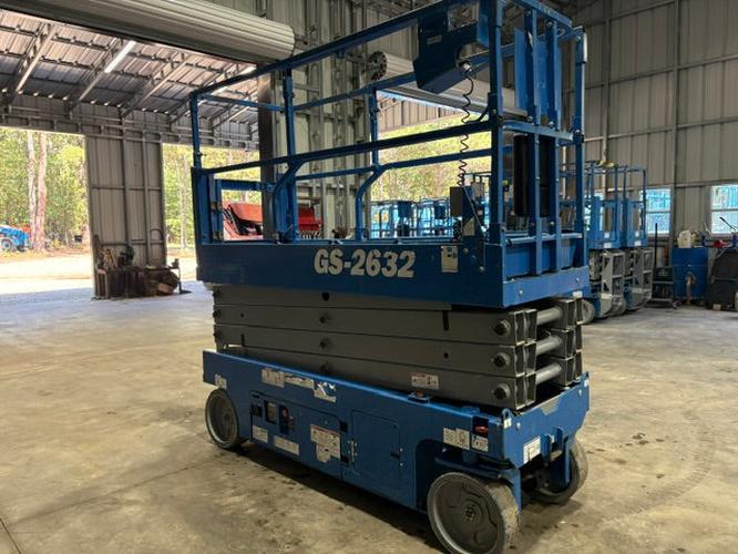 Used 2019 GENIE GS-2632 Scissor Lift, photo 6