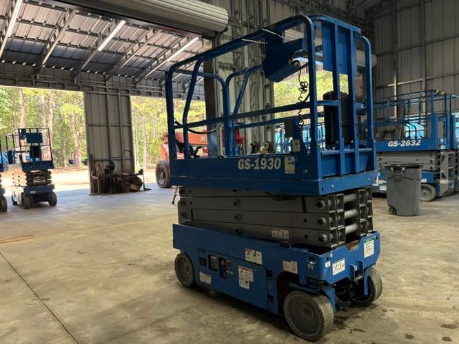 Used 2019 GENIE GS-1930 Scissor Lift, photo 6