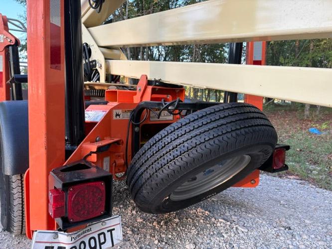 Used 2019 JLG T350 Towable Boom Lift, photo 9