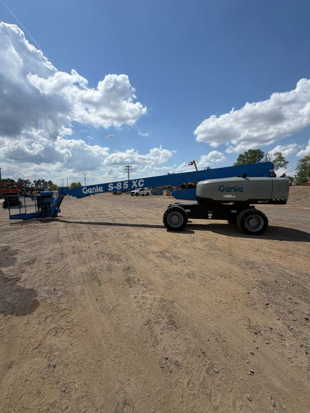 Used 2018 GENIE S-85 XC Telescopic Boom Lift
