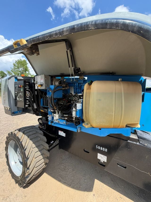 Used 2018 GENIE S-85 XC Telescopic Boom Lift