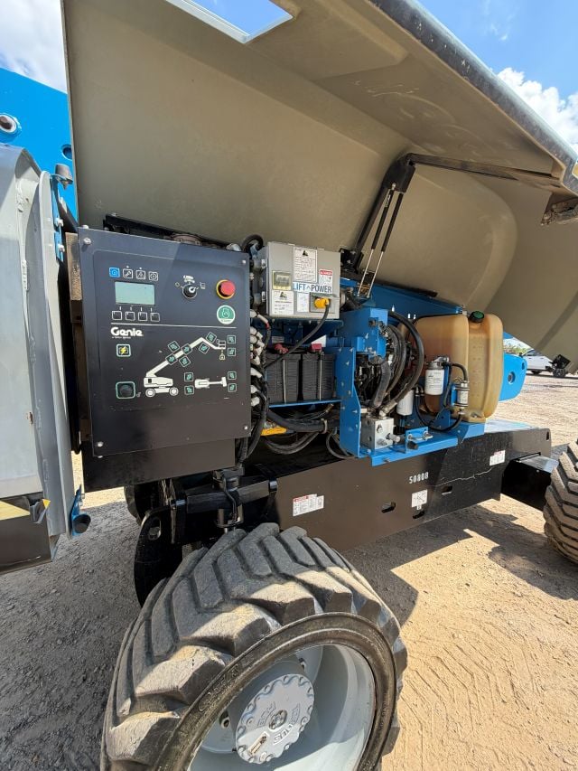 Used 2018 GENIE S-85 XC Telescopic Boom Lift