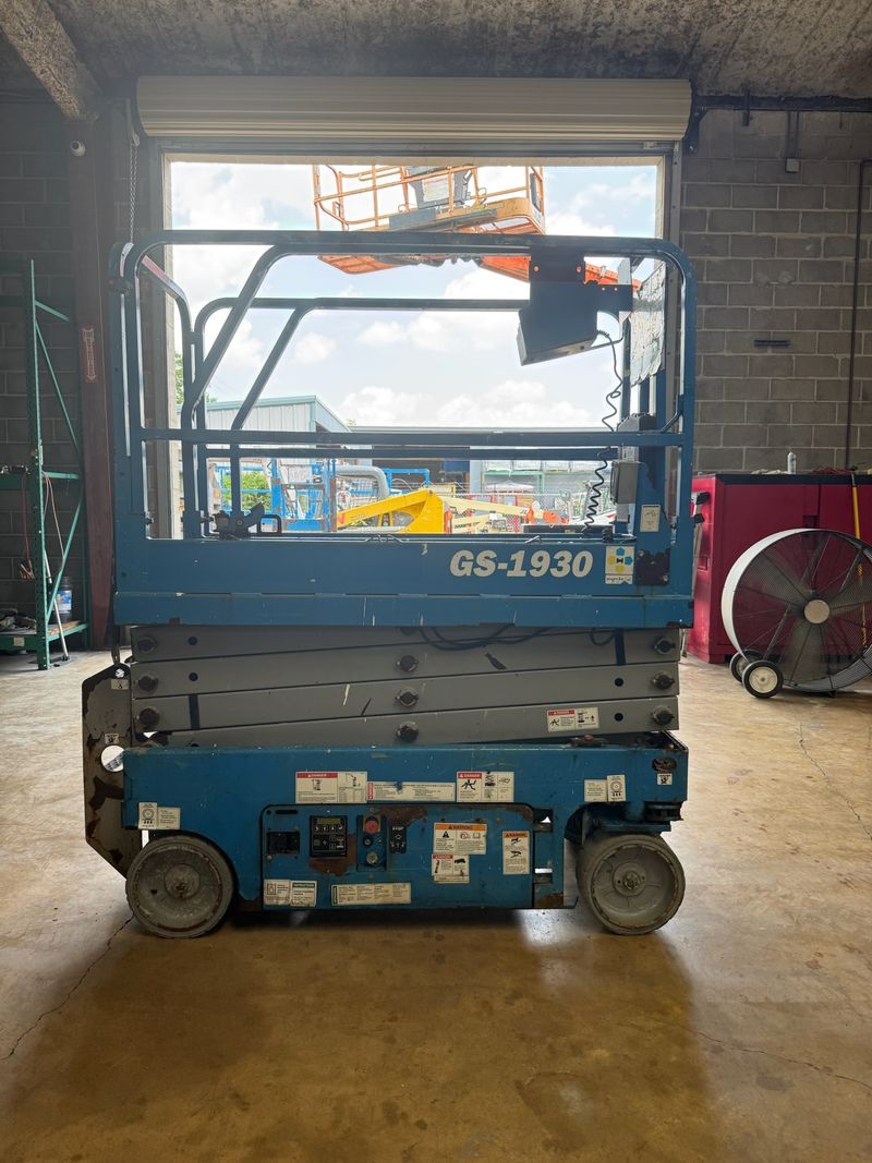 Used 2019 GENIE GS-1930 Scissor Lift