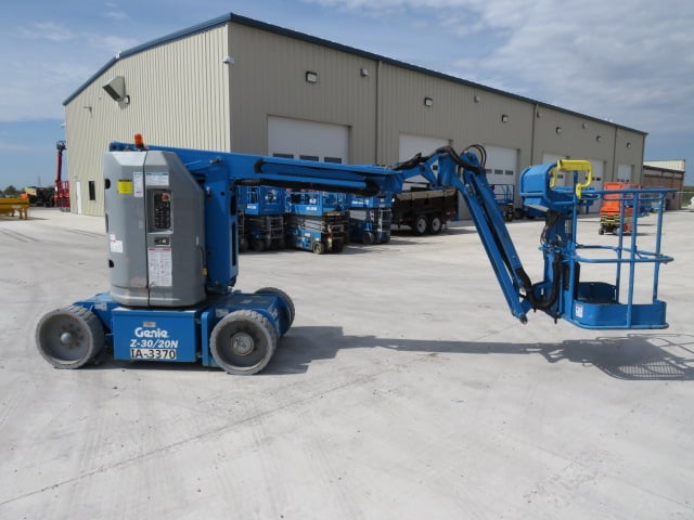 Used 2017 GENIE Z-30/20N RJ Articulating Boom Lift