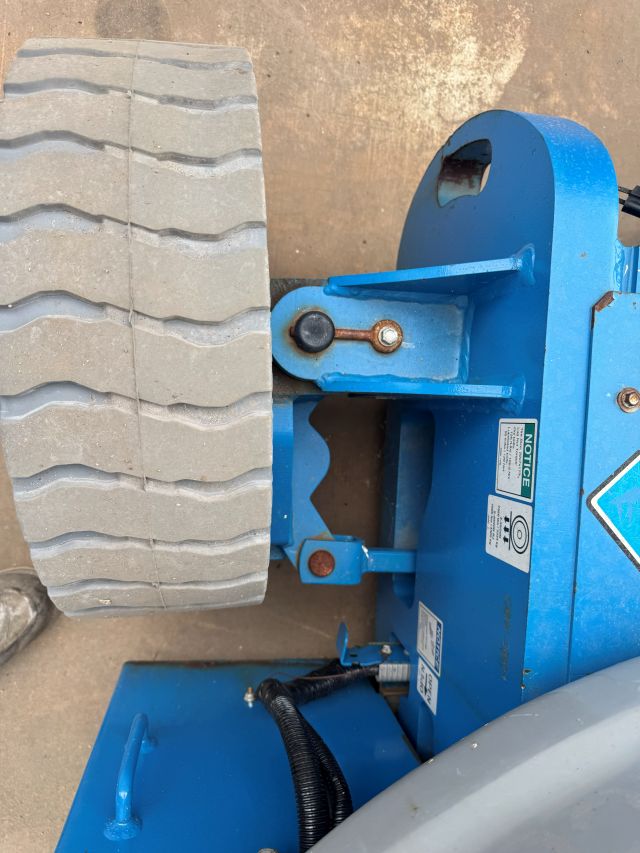 Used 2018 GENIE Z-30/20N RJ Articulating Boom Lift