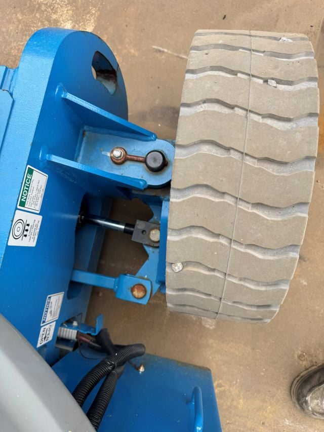 Used 2018 GENIE Z-30/20N RJ Articulating Boom Lift
