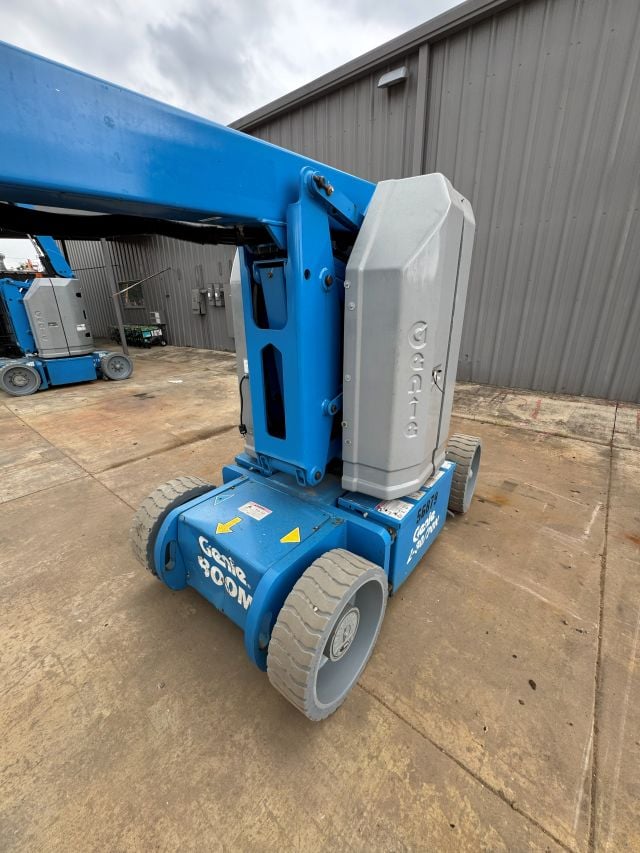 Used 2018 GENIE Z-30/20N RJ Articulating Boom Lift