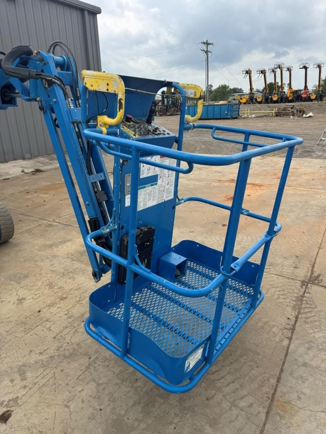 Used 2018 GENIE Z-30/20N RJ Articulating Boom Lift