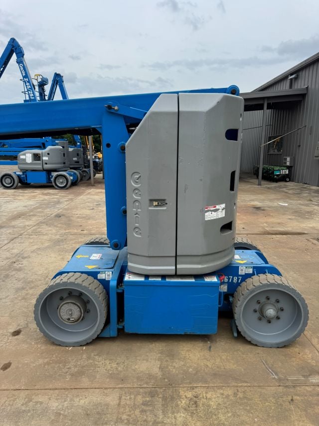 Used 2018 GENIE Z-30/20N RJ Articulating Boom Lift