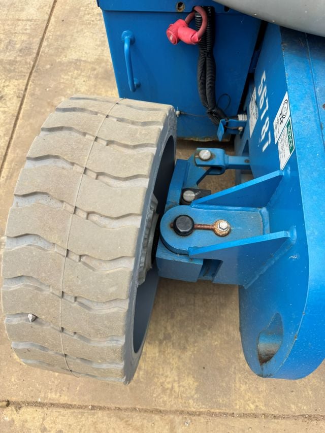 Used 2018 GENIE Z-30/20N RJ Articulating Boom Lift