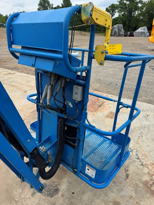 Used 2018 GENIE Z-30/20N RJ Articulating Boom Lift