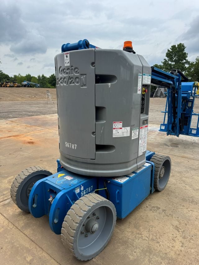 Used 2018 GENIE Z-30/20N RJ Articulating Boom Lift