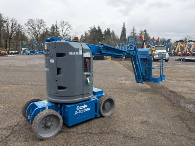 Used 2019 GENIE Z-30/20N RJ Articulating Boom Lift