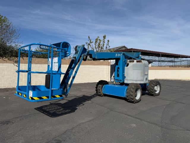 Used 2014 GENIE Z-34/22 RT Articulating Boom Lift