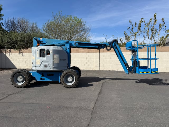 Used 2014 GENIE Z-34/22 RT Articulating Boom Lift