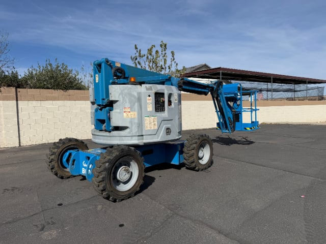 Used 2014 GENIE Z-34/22 RT Articulating Boom Lift