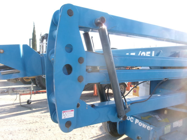 Used 2018 GENIE Z-45/25J DC Articulating Boom Lift