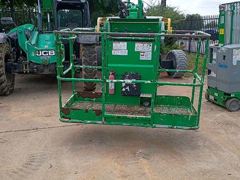 Used 2017 GENIE Z-60/37 Articulating Boom Lift