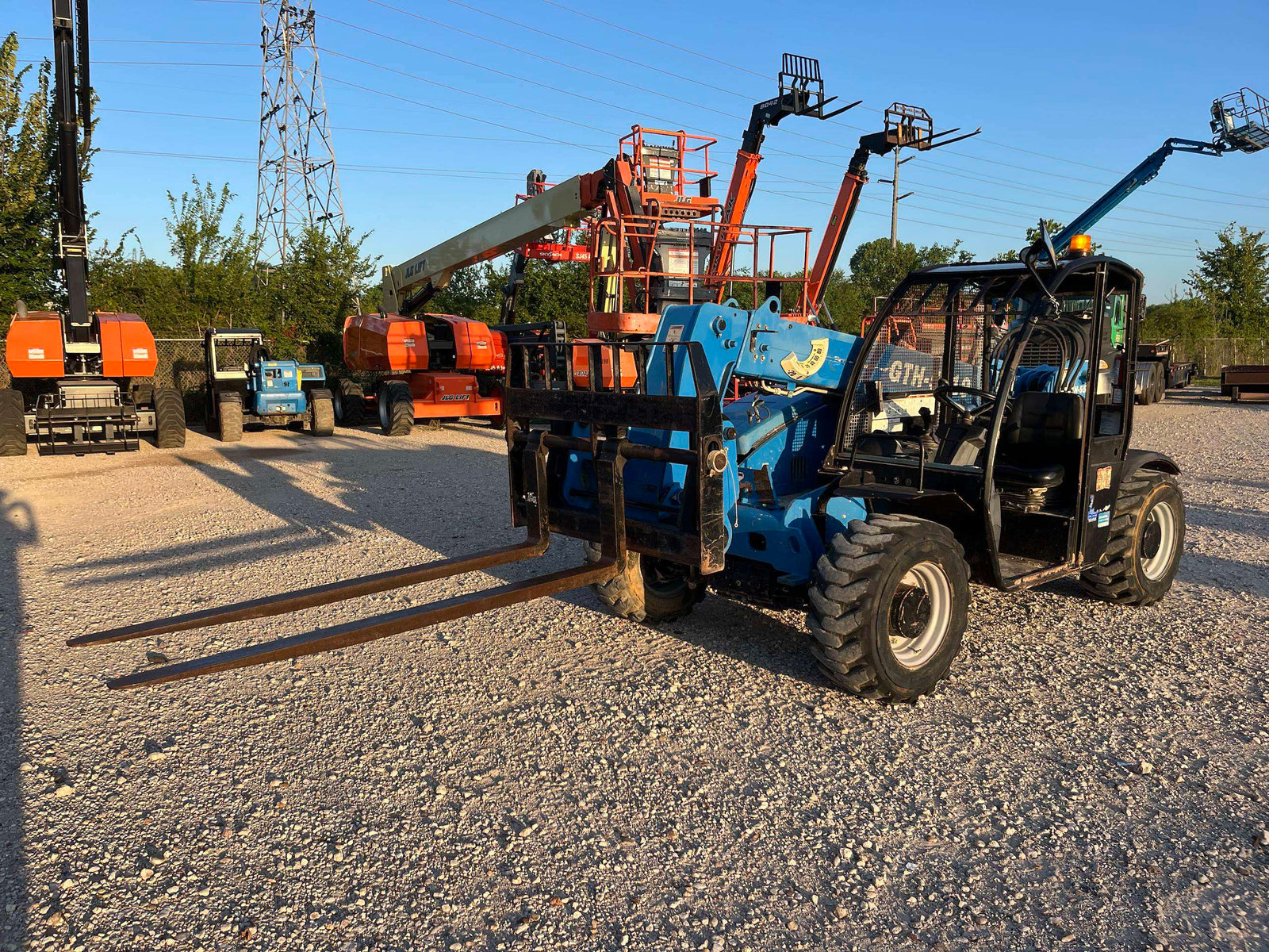 Used 2019 GENIE GTH-5519 Telehandler Forklift