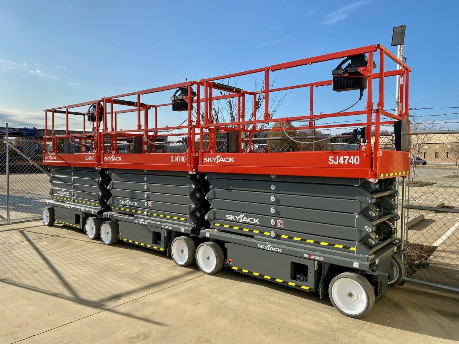 Boom Lifts vs. Scissor Lifts What’s the Difference?