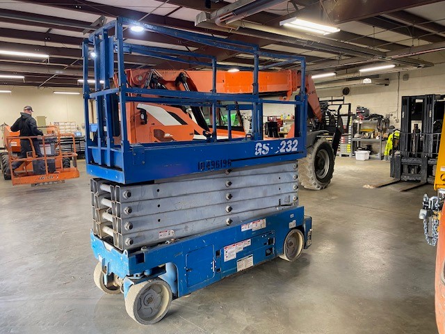 2015 JLG E450AJ