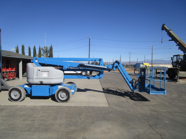Genie Z-45/25 Boom Lift | 500 lb. Capacity