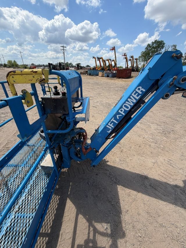 2018 GENIE S-85 XC 
